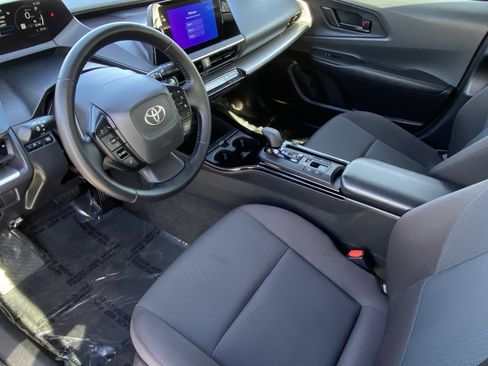 Certified 2025 Toyota Prius LE image 25