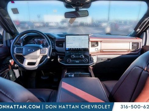 Used 2022 Ford Expedition Limited image 3