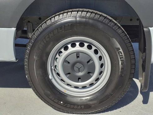 New 2024 Mercedes-Benz Sprinter 144 Cargo image 11