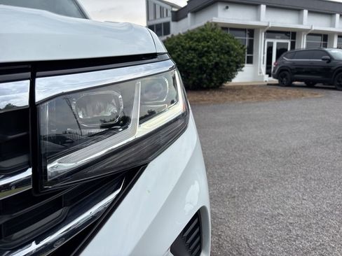 Certified 2023 Volkswagen Atlas SE w/ Panoramic Sunroof Package AWD/4WD image 10