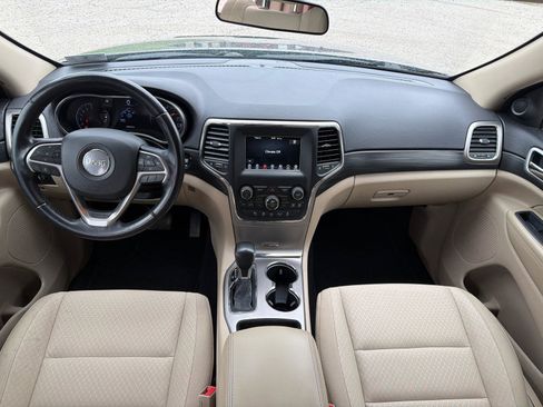 Used 2021 Jeep Grand Cherokee Laredo image 25