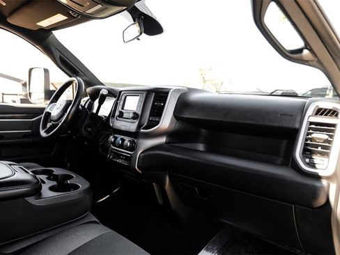 Used 2021 RAM 2500 Big Horn image 9