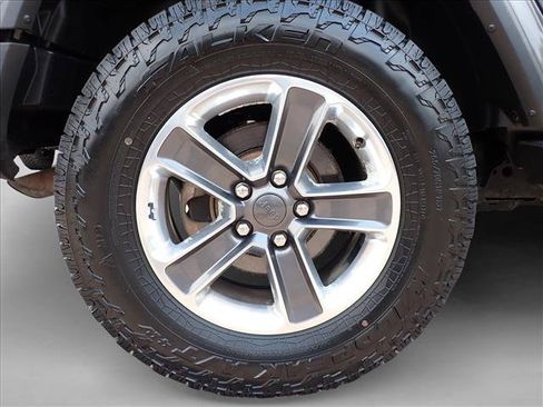 Used 2020 Jeep Wrangler Unlimited Sahara AWD/4WD image 7