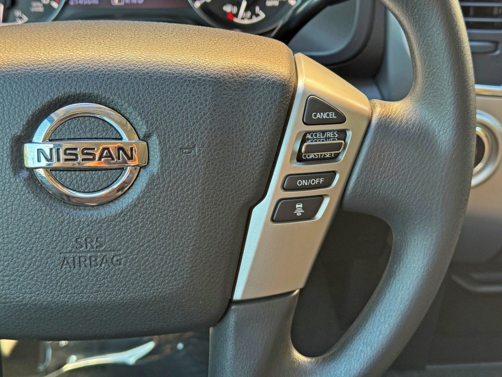 Used 2021 Nissan Titan SV RWD image 19