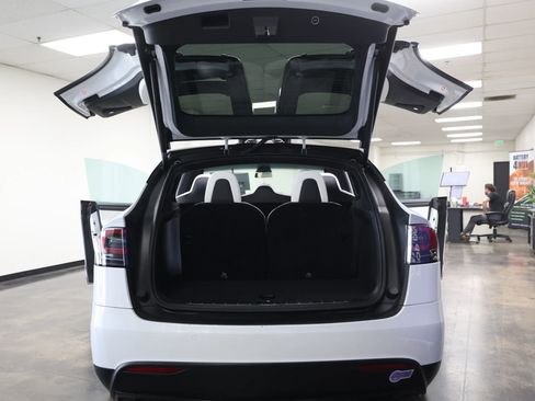 Used 2018 Tesla Model X 100D image 54