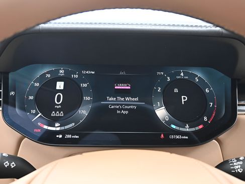 Used 2025 Land Rover Range Rover SE AWD/4WD image 15