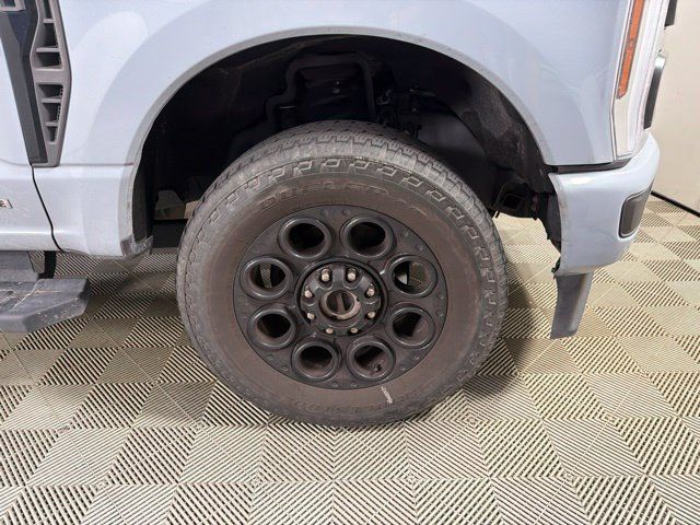 Used 2024 Ford F350 Lariat w/ Black Appearance Package AWD/4WD image 18