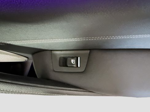 Used 2023 BMW 530e w/ M Sport Package image 31