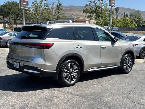 Certified 2026 INFINITI QX60 Luxe w/ Cargo Package FWD image 3
