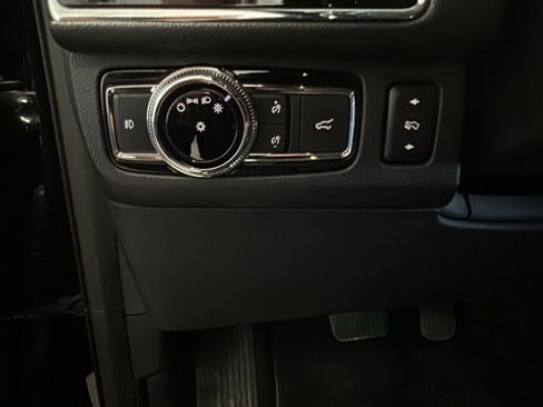 Used 2018 Lincoln Navigator Select AWD/4WD image 38