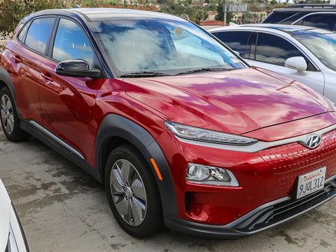 Used 2021 Hyundai Kona SEL image 2