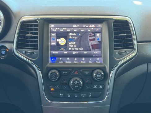 Used 2018 Jeep Grand Cherokee Altitude AWD/4WD image 23