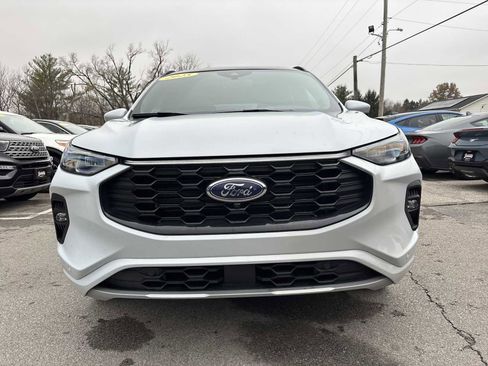 Used 2025 Ford Escape ST-Line Elite w/ Premium Technology Package image 2