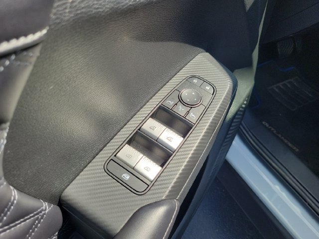 Used 2023 Mitsubishi Outlander SEL AWD/4WD image 20