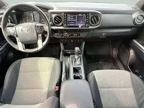 Used 2020 Toyota Tacoma TRD Off-Road w/ Technology Package AWD/4WD image 11