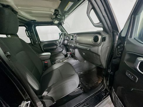 Used 2023 Jeep Wrangler Unlimited w/ Convenience Group image 30