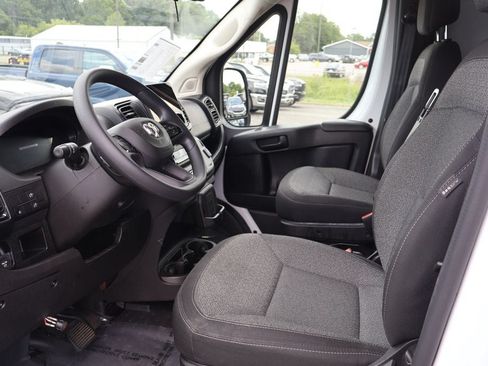Used 2026 RAM ProMaster 2500 w/ Premium Convenience Group FWD image 5