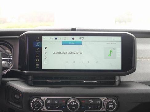 Used 2024 Jeep Wrangler Unlimited image 26