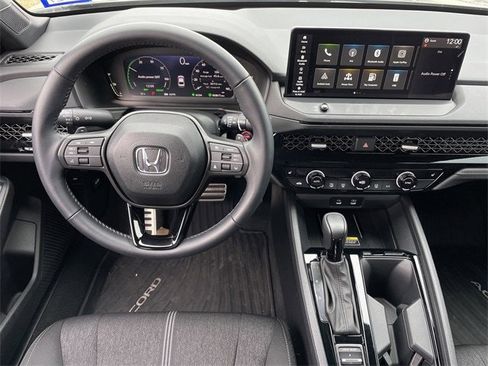 Used 2025 Honda Accord Sport image 11