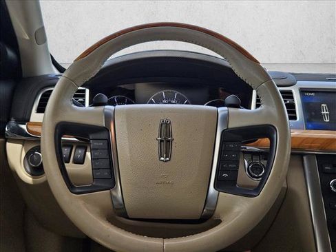 Used 2012 Lincoln MKS FWD image 18