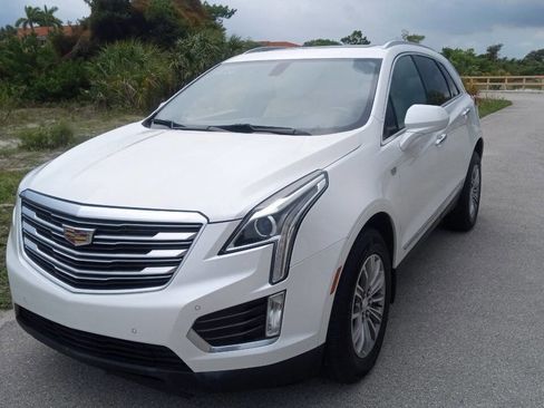 Used 2017 Cadillac XT5 Luxury image 2