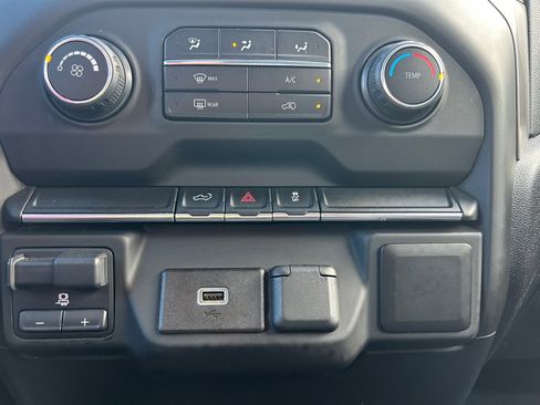 Used 2019 Chevrolet Silverado 1500 Custom w/ Custom Convenience Package image 44