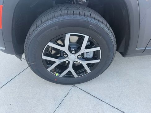 New 2025 Jeep Grand Cherokee L Limited image 32