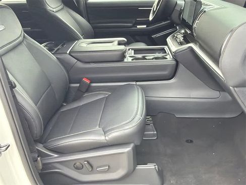 New 2026 Ford Expedition Max Platinum image 12