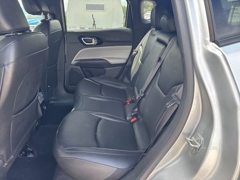 Used 2025 Jeep Compass Limited AWD/4WD image 10