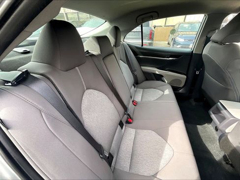 Used 2022 Toyota Camry LE image 16