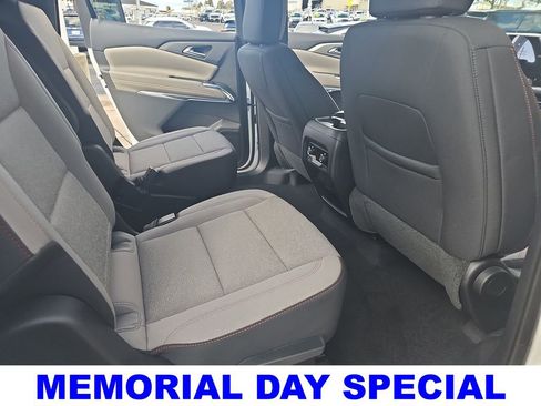 New 2026 Chevrolet Traverse LT w/ Sun and Wheel Package FWD image 11