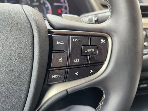 Used 2019 Lexus ES 350 w/ Premium Package image 30