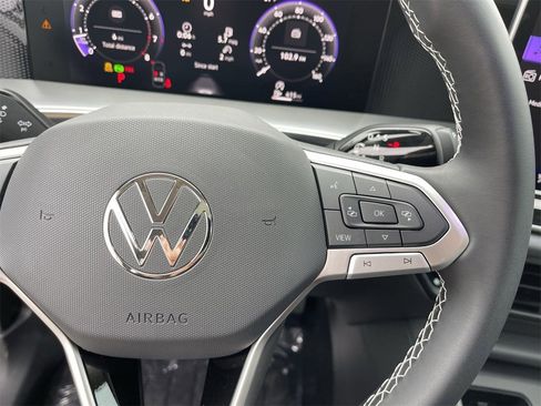 New 2026 Volkswagen Tiguan SE image 21