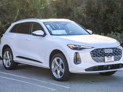 New 2025 Audi Q5 Premium Plus image 3