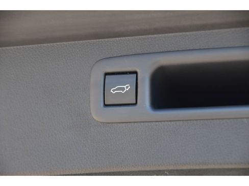 Used 2020 Toyota Highlander Platinum image 25