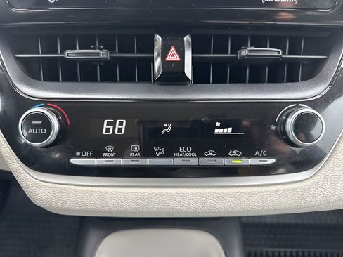 Used 2022 Toyota Corolla LE image 17