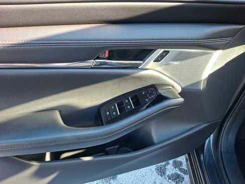 Used 2023 MAZDA MAZDA3 s image 13