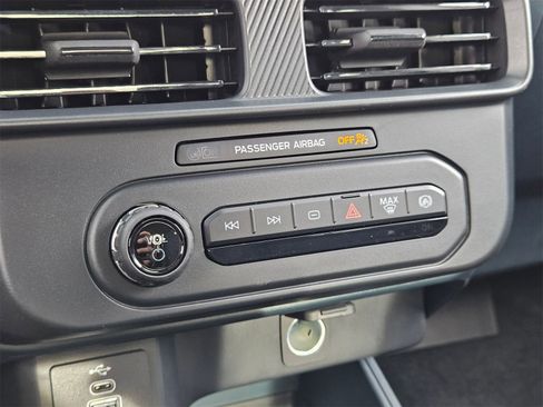 New 2026 Ford Maverick XL image 21