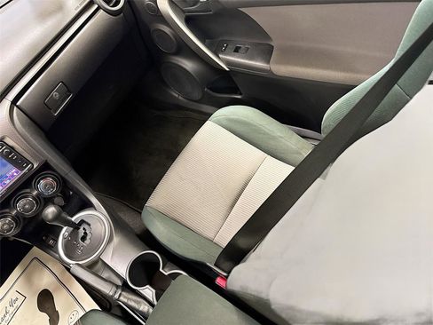 Used 2015 Scion tC image 21