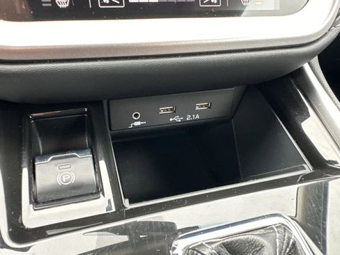 Used 2020 Subaru Outback Limited w/ Popular Package #2 image 24