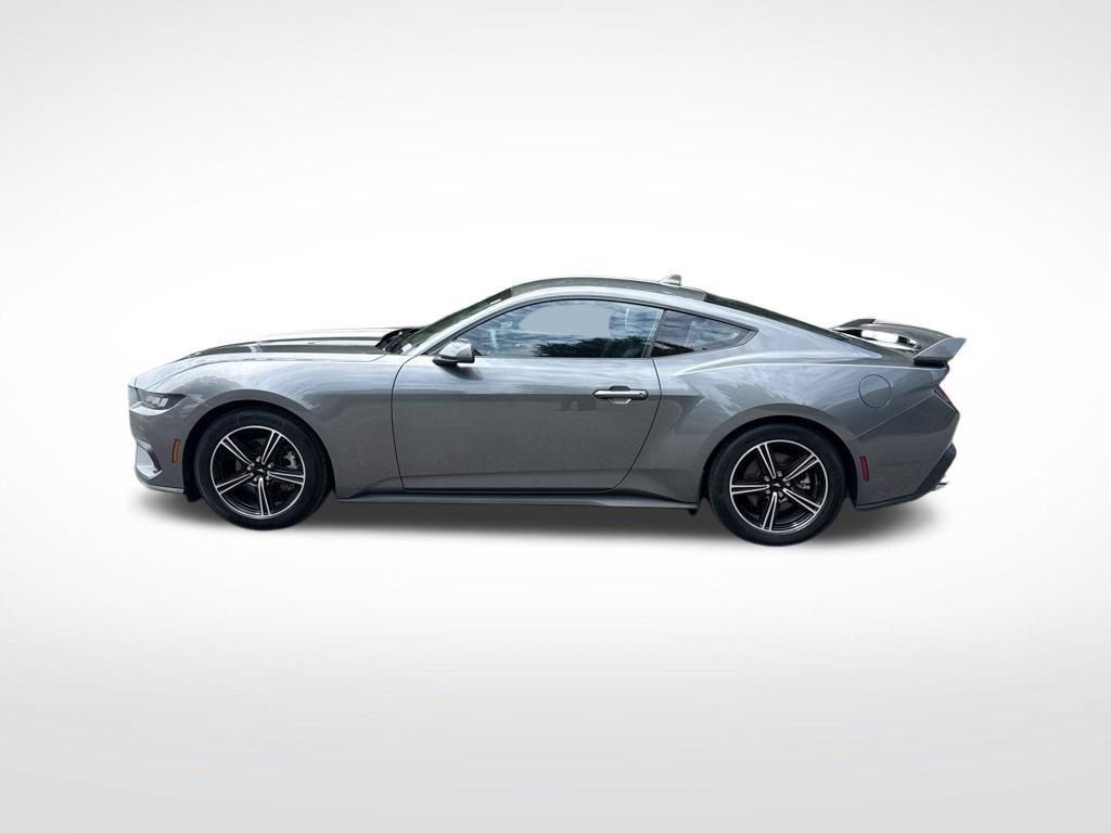 Used 2025 Ford Mustang Coupe RWD image 8