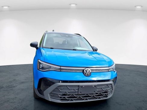 Used 2025 Volkswagen Taos SE AWD/4WD image 9