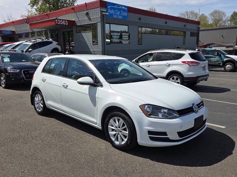 Used 2017 Volkswagen Golf S FWD image 9
