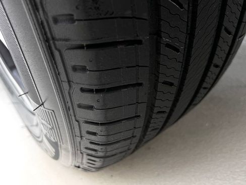 Used 2026 Toyota Highlander XLE image 30