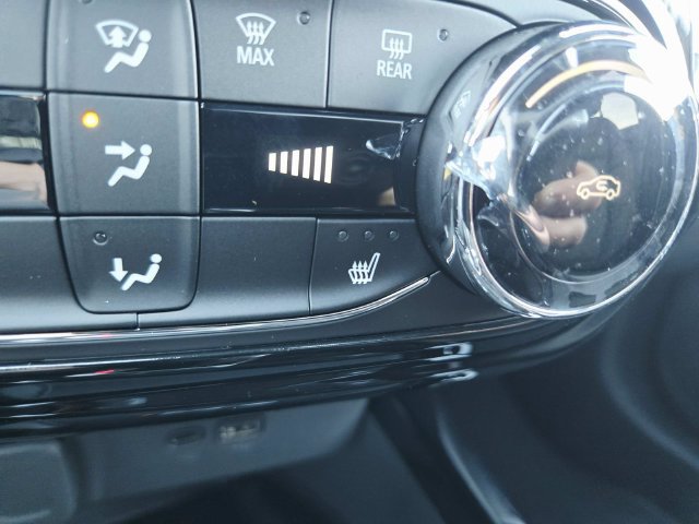 New 2026 Chevrolet Trax RS w/ Sunroof Package FWD image 25