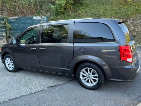 Used 2018 Dodge Grand Caravan SXT FWD image 6