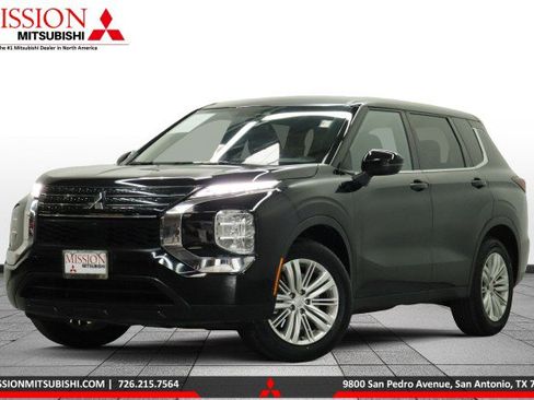 Used 2024 Mitsubishi Outlander ES FWD image 1