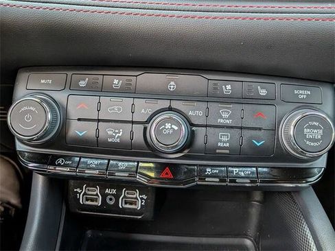 Certified 2024 Dodge Durango GT image 25