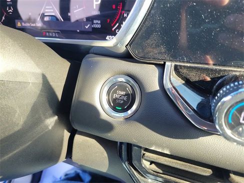 Used 2024 GMC Canyon Elevation w/ Convenience Package image 27