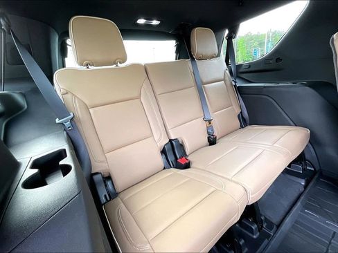 Used 2024 Chevrolet Tahoe Premier AWD/4WD image 27